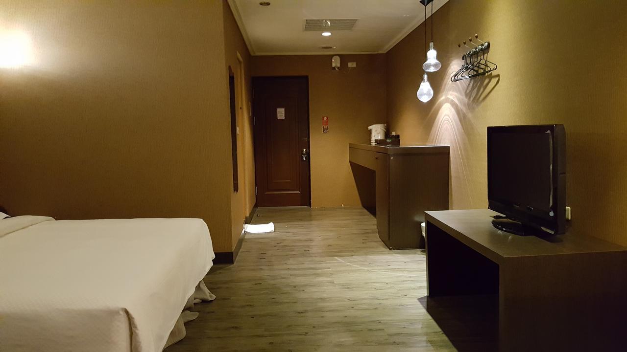 The Riverside Hotel & Motel Kaohsiung Exterior foto