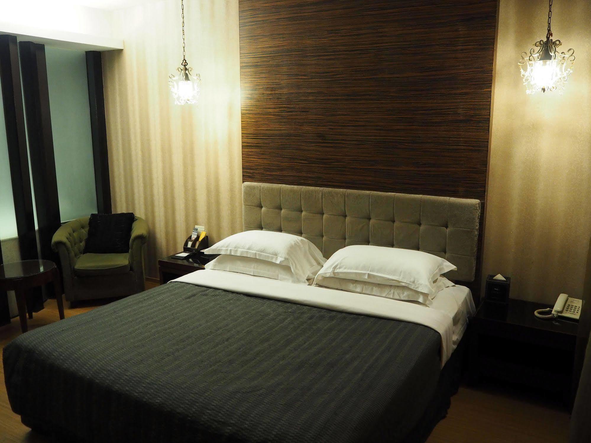 The Riverside Hotel & Motel Kaohsiung Exterior foto